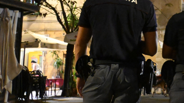 Archivio della Questura di Genova pagina: 1  Polizia di Stato &copy; Creative Commons