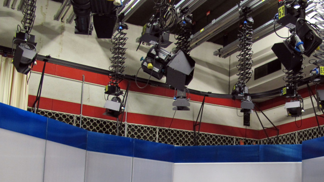 File:Sede rai di firenze, studio televisivo del telegiornale ... &copy; Creative Commons