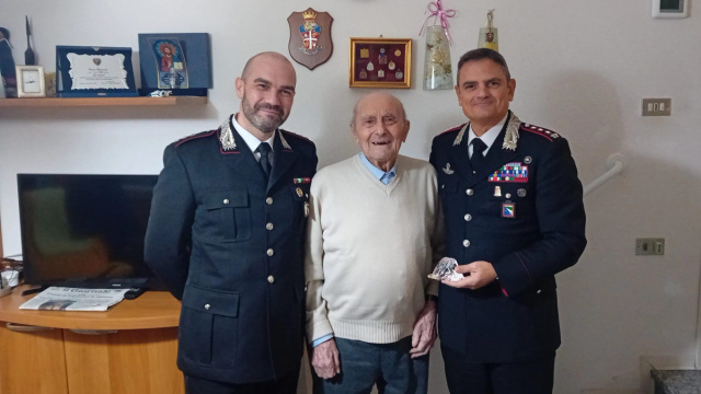 L'ex carabiniere ultracentenario Primo Musacchi festeggiato dall ... &copy; Creative Commons