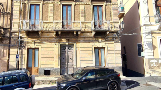 Palazzo in vendita a Santa maria di licodia Catania - PropertyRE ... &copy; Creative Commons