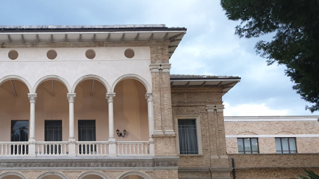 Palazzo Pomilio - Wikipedia &copy; Creative Commons