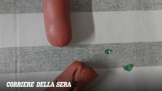 Stornarella, wurstel con pezzi di vetro per uccidere gli animali ... &copy; Creative Commons