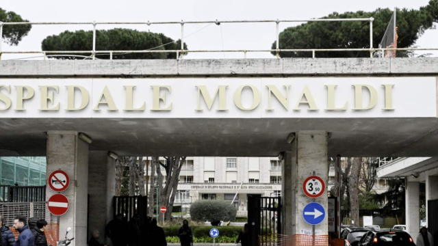 Bimbo trapiantato a Napoli, l'azienda del Monaldi sospende due ... &copy; Creative Commons