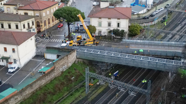 Ponte al Pino, riaperta la circolazione ferroviaria. La passerella ... &copy; Creative Commons