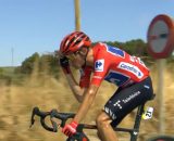 Enric Mas in maglia rossa - &copy; Screenshot Eurosport