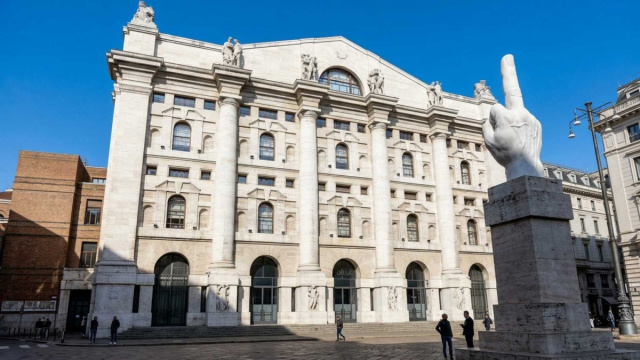 Borsa Milano 13 aprile 2026: FTSE MIB debole, gi&ugrave; Stellantis e Inwit &copy; Creative Commons