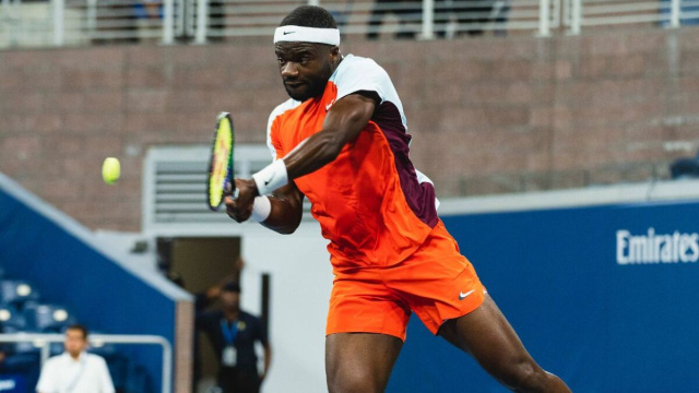 Il rovescio a due mani di Tiafoe agli US Open 2022.