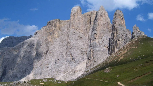 Le Torri del Sella viste dal Passo Sella.