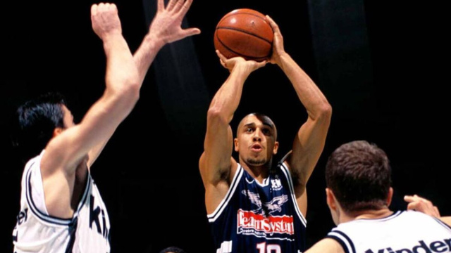 Myers alla Fortitudo in un derby del 1997-98 contro la Virtus