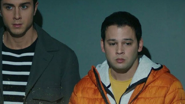Ogulcan in prigione in Tutto per la mia famiglia &copy; Mediaset