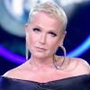 Xuxa é uma apresentadora, atriz, cantora, empresária, filantropa e modelo brasileira. 