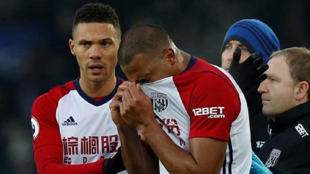 Calcio, infortunio choc, si spezza una gamba durante la partita