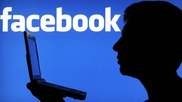 Pedofilo picchiato in diretta su Facebook - VIDEO