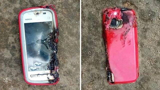 India: esplode la batteria di un cellulare, muore 18enne