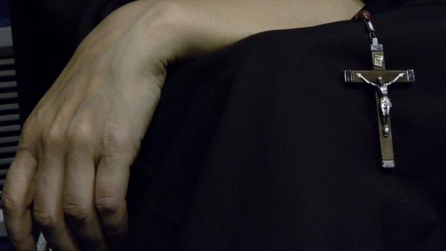 Bambini maltrattati da una suora e da un'insegnante