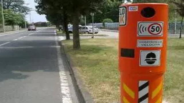 Autovelox totem nei centri abitati: valgono come segnali stradali