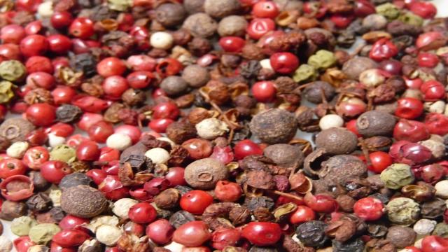 Pimienta de Jamaica ¿qué es? ¿para qué sirve?