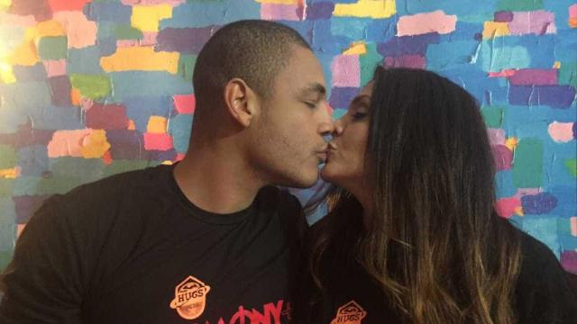 Após traição, Simony volta a morar com marido