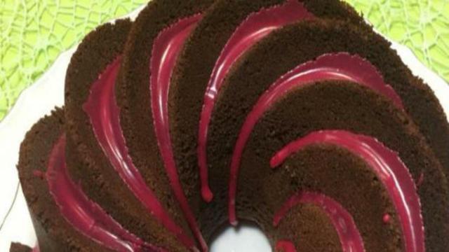 Dolci, ricetta del vortice al cioccolato con glassa