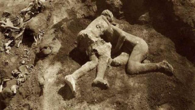 Pompei, straordinario ritrovamento durante gli scavi 