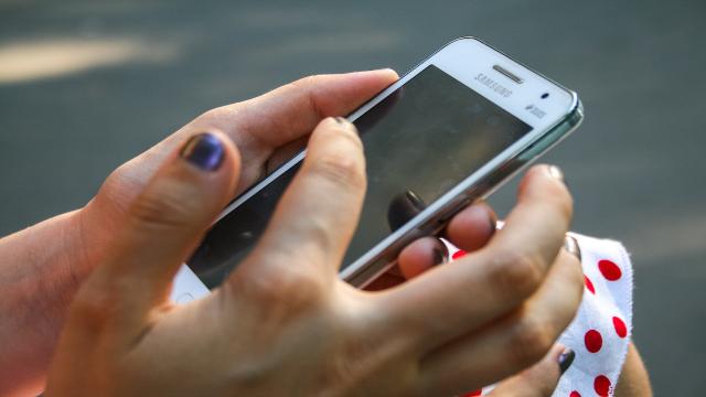Video a luci rosse su WhatsApp: la protagonista ha circa 10 anni