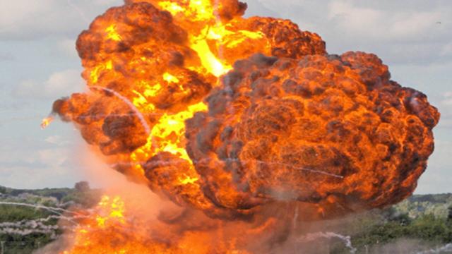 Lecce, esplode una fabbrica di fuochi pirotecnici: muore giovane di 19 anni