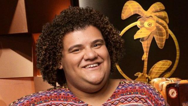 Após emagrecer e mudar visual, Gominho exibe resultado na web