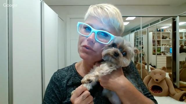 Xuxa desabafa no Instagram após a morte do seu cãozinho