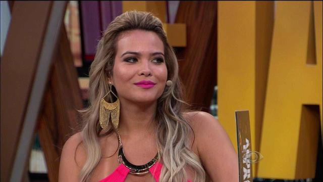 Seguidores fazem comentários ousados em postagem de Geisy Arruda