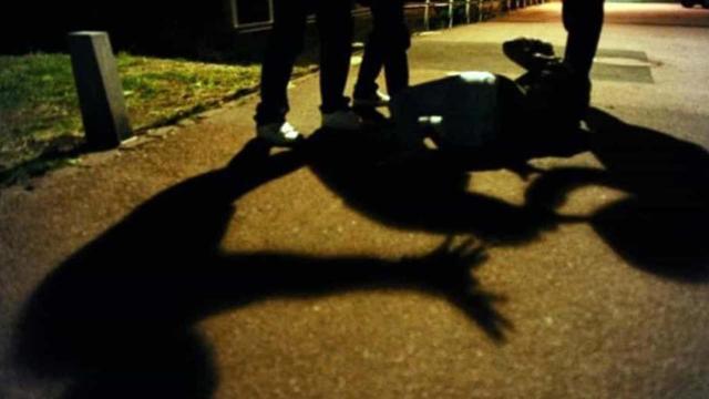 Napoli: ragazza di 15 anni aggredita dal branco