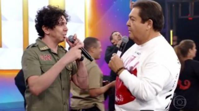  Faustão se irrita ao vivo, é 'mal educado' com cantor ex-'Sambô' e famosos reclama