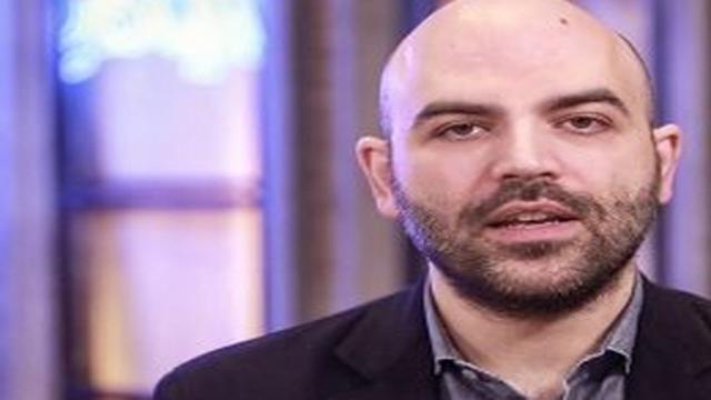 Roberto Saviano attacca Salvini: 'comportamenti preoccupanti con Polizia e Casapound'