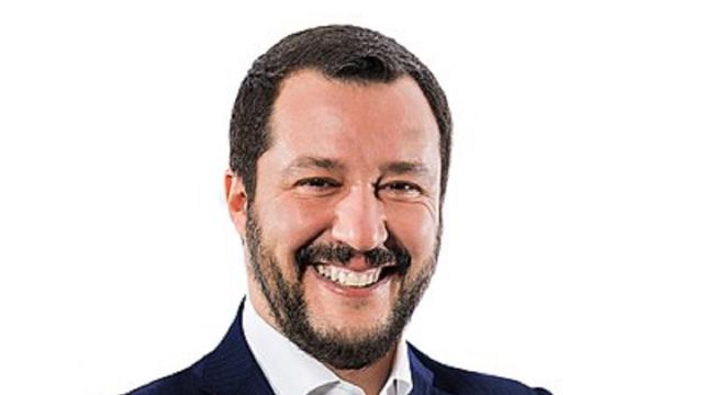 Saviano sulla polizia italiana: 'Servizio d’ordine a disposizione di Salvini'