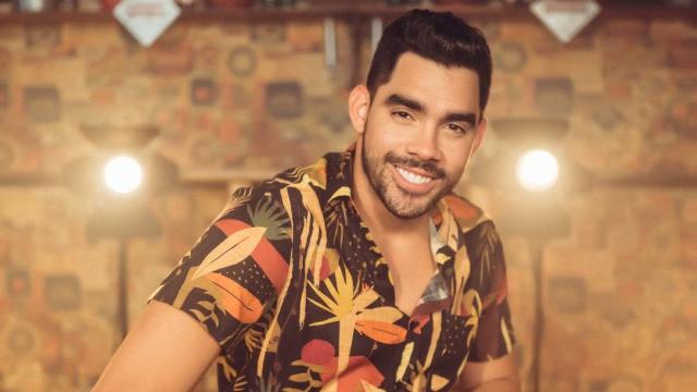 Corpo do cantor do hit Jenifer é velado