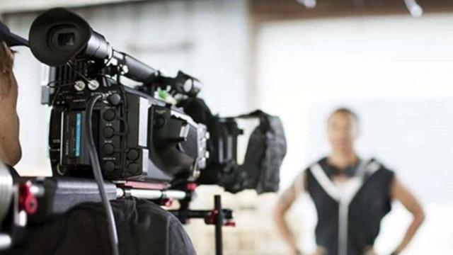 Casting per una pellicola realizzata dalla casa di produzione 'Palomar'