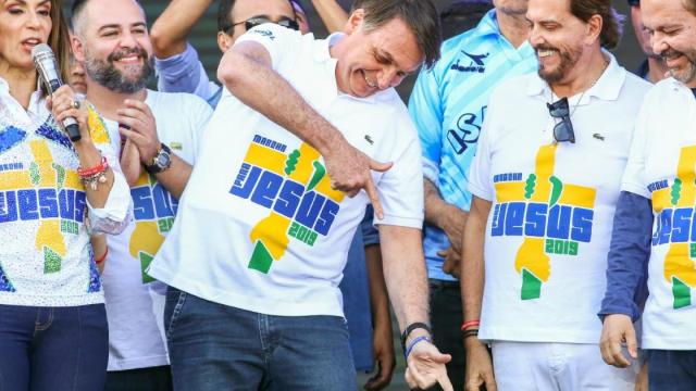 'Zorra' faz dura critica a postura de Bolsonaro durante a Marcha para Jesus