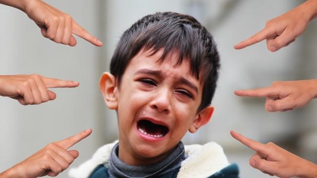 Taranto, Pulsano: 14enne preso a calci e pugni da bulli