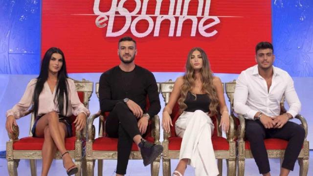 'U&D': Giulia Cavaglià 'paparazzata' in Grecia con un ragazzo
