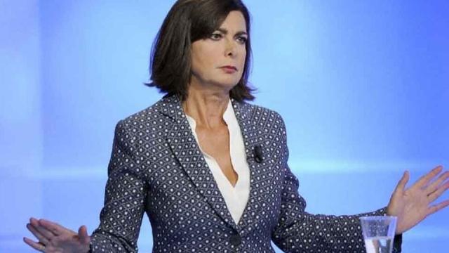 Il botta e risposta Salvini - Boldrini sui social