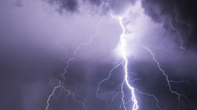Violento nubifragio mette in ginocchio la Capitale 