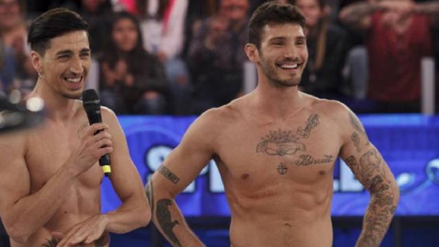 De Martino e Marcello lontani, Sacchetta su Instagram: 'Felice per lui e la famiglia'
