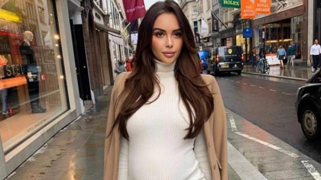 Nabilla en larmes sur snapchat à cause d'un message de son père