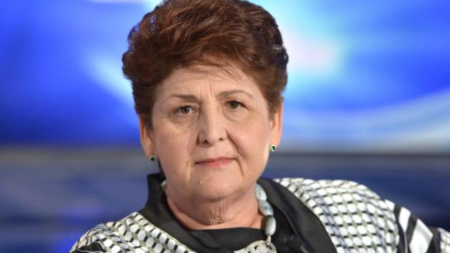 La ministra Teresa Bellanova replica con un tweet agli insulti