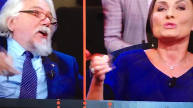 Alessandro Meluzzi incalza la deputata Pd: ‘Chi si è spartito il denaro dell’accoglienza?’