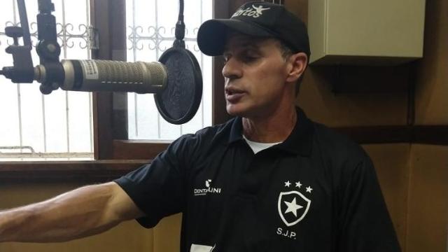 Túlio Maravilha se atrapalha, e acaba chamando Marcos Mion de Bial