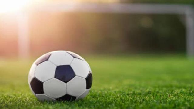 Champions League, il Napoli sfida il Genk in casa: Lozano e Martens in campo