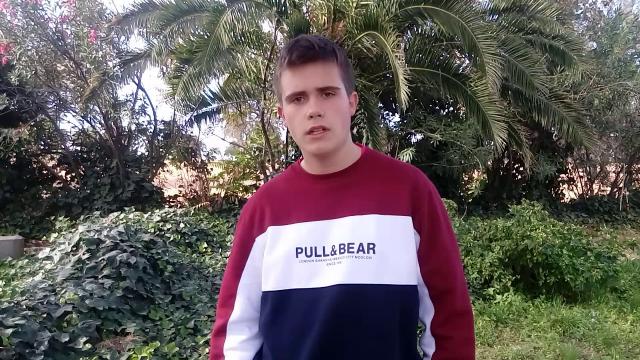 Un adolescente estalla contra los crucifijos en su instituto: 'Ya no puedo más'