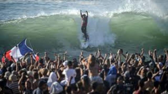 Jérémy Florès remporte le Quiksilver Pro d'Hossegor