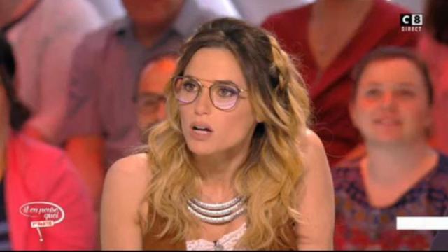 Capucine Anav fait une comparaison maladroite sur les cheveux crépus, la toile la suspecte d'être 'racite'