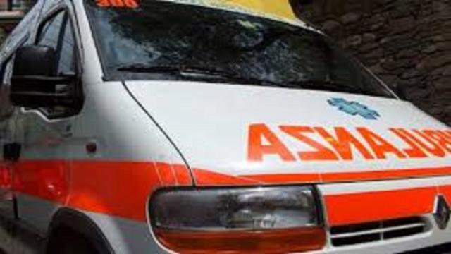 Milano, bambino cade dalla tromba delle scale: ricoverato in gravi condizioni 